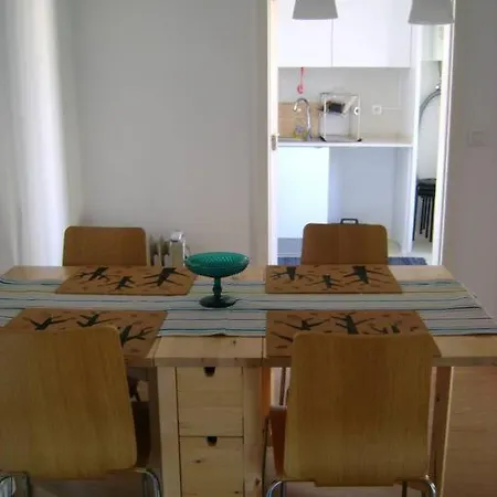 Apartment Modern And Spacious In