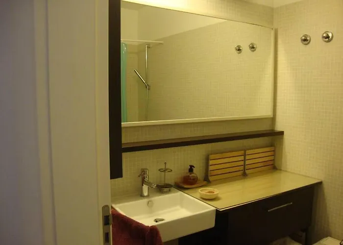 Modern And Spacious In Лиссабон